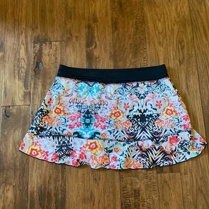 Sofibella Tennis Skirt with attached shorties. Size XL. Multi color